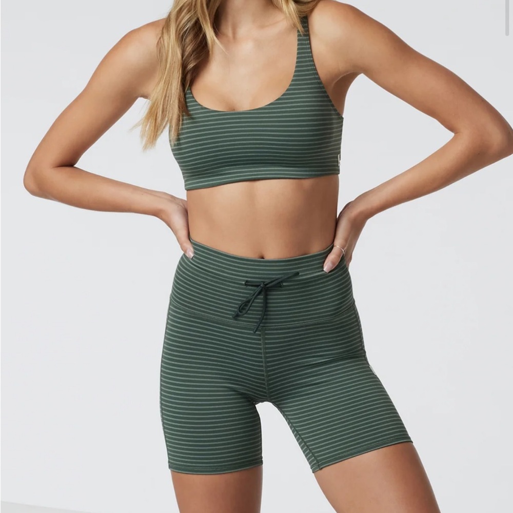 Vuori Yosemite Bra + Daily Short Set - XL